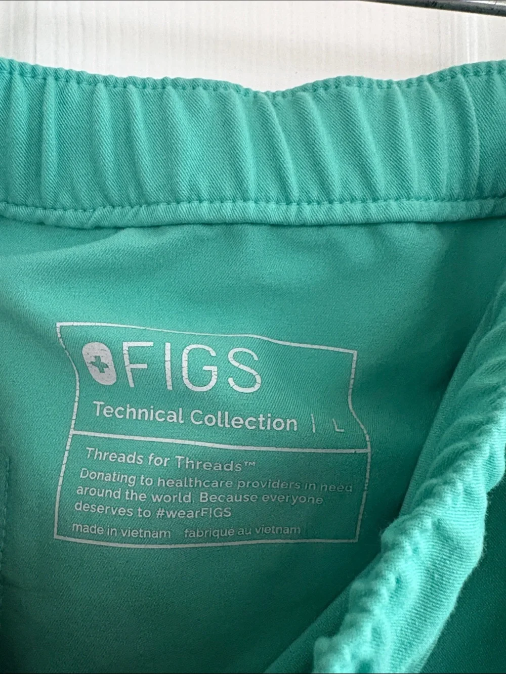 FIGS Teal Utility cargo Scrubs Doctor Nursing Medical Pants Men’s Size Large